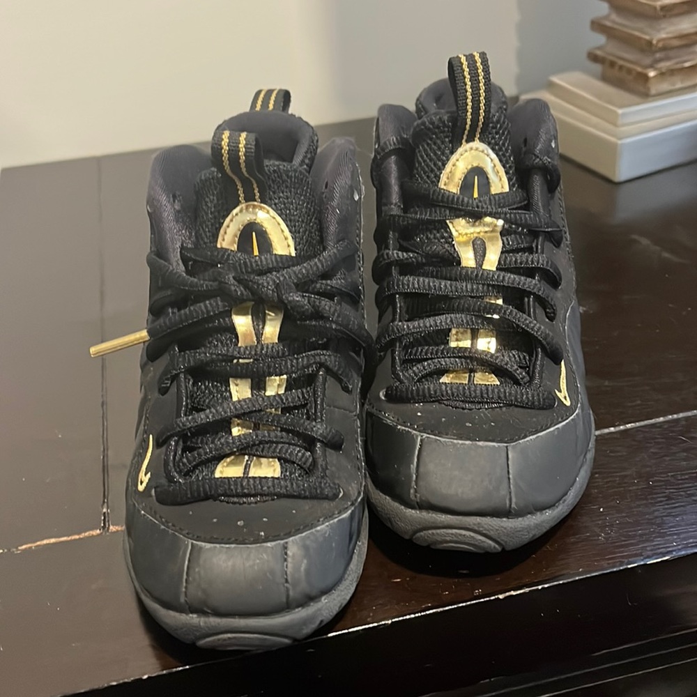 Air Foamposite Pro GS 'Black
Metallic Gold'